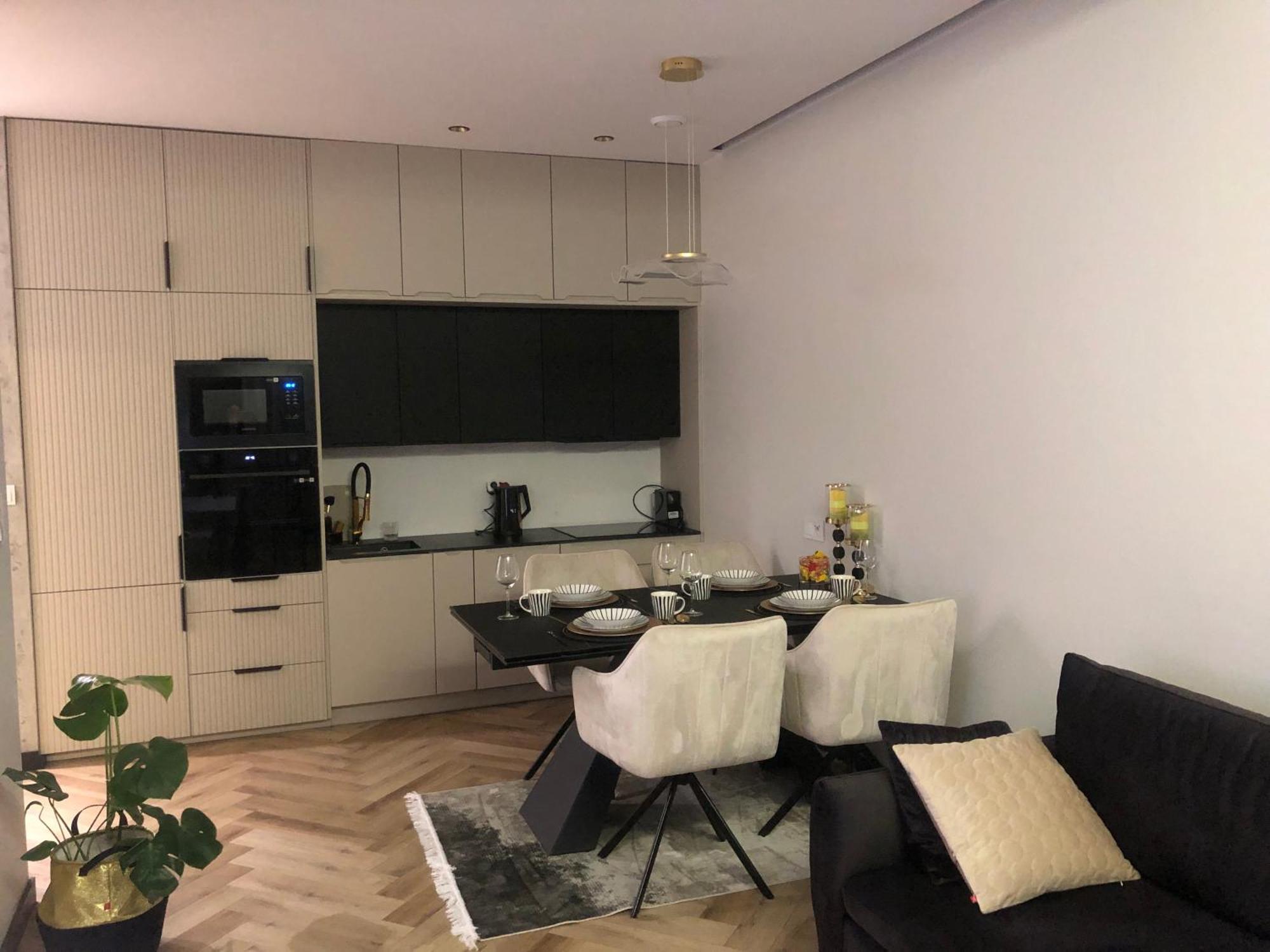 Komfortowe Apartamenty Kielce Klonowa ,Ogrodek, Garaz Podziemny, Samodzielne Wejscie Na Kod 24H Buitenkant foto